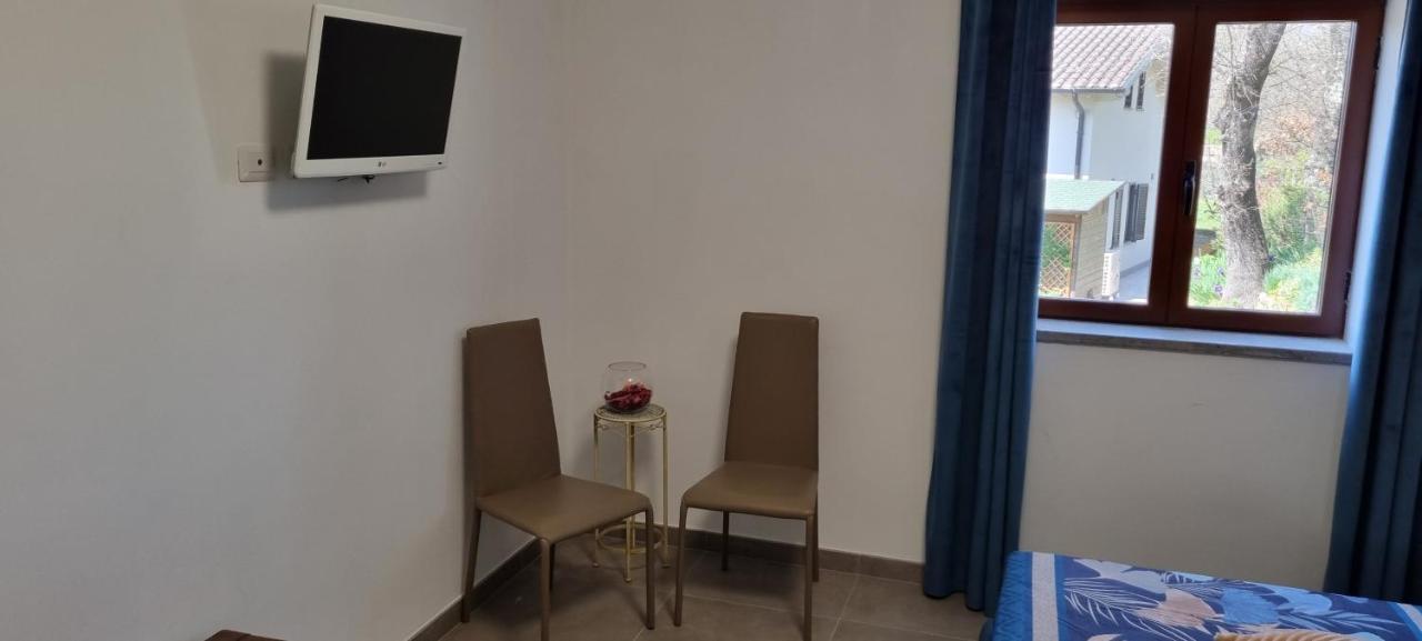 Oltre La Siepe Apartment Nepi Luaran gambar